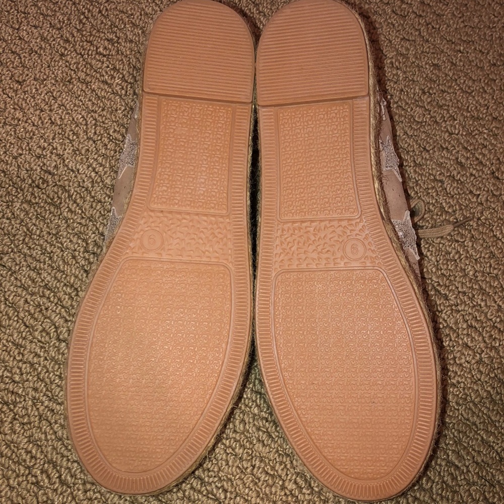 MARC FISHER STAR SNEAKERS - Picture 3 of 6